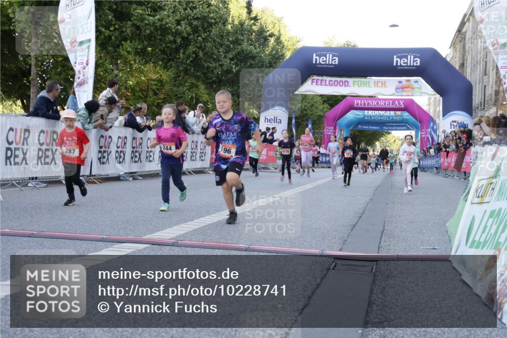 06.09.2026 - CURREX Alsterlauf Yannick Fuchs http://msf.ph/oto/10228741 06.09.2026 10:54:57 Ziel 160, 196, 234, 244, 287, 290, 313, 315, 322, 348, 350, 398, 423, 8287 meine-sportfotos.de