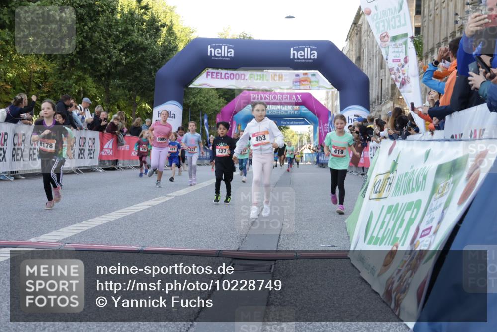 06.09.2026 - CURREX Alsterlauf Yannick Fuchs http://msf.ph/oto/10228749 06.09.2026 10:55:01 Ziel 160, 196, 234, 244, 261, 262, 287, 290, 313, 327, 348, 350, 419, 424, 427, 447, 453, 8095 meine-sportfotos.de