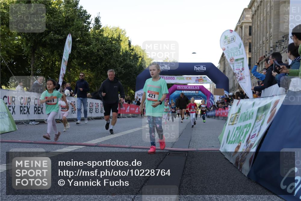06.09.2026 - CURREX Alsterlauf Yannick Fuchs http://msf.ph/oto/10228764 06.09.2026 10:55:13 Ziel 163, 167, 194, 224, 261, 262, 294, 327, 339, 393, 411, 421, 8067, 8342 meine-sportfotos.de