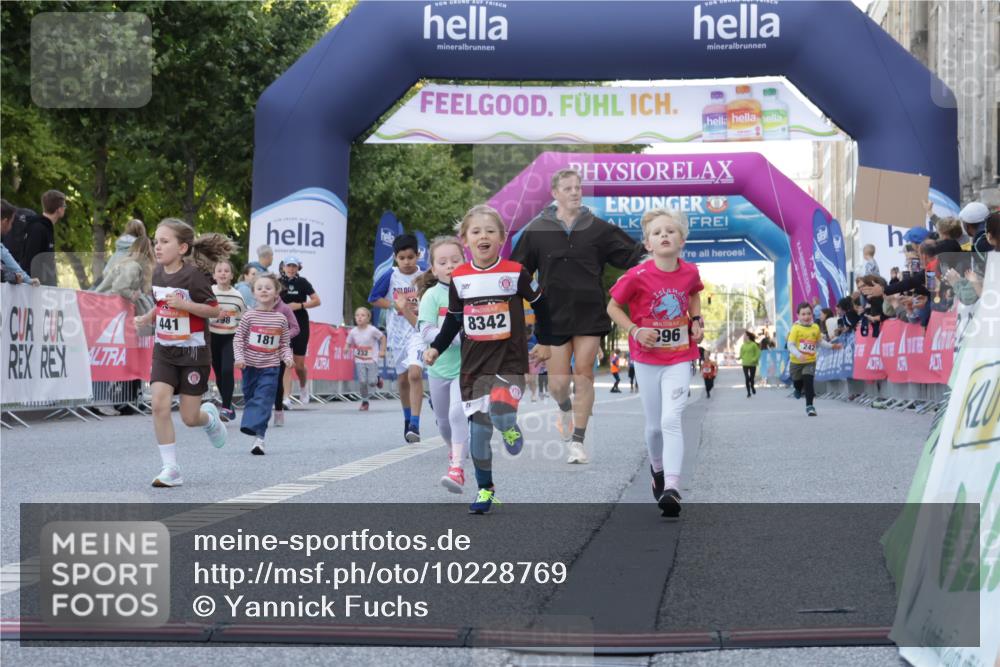 06.09.2026 - CURREX Alsterlauf Yannick Fuchs http://msf.ph/oto/10228769 06.09.2026 10:55:15 Ziel 163, 167, 194, 294, 339, 393, 396, 411, 421, 441, 8067, 8342 meine-sportfotos.de