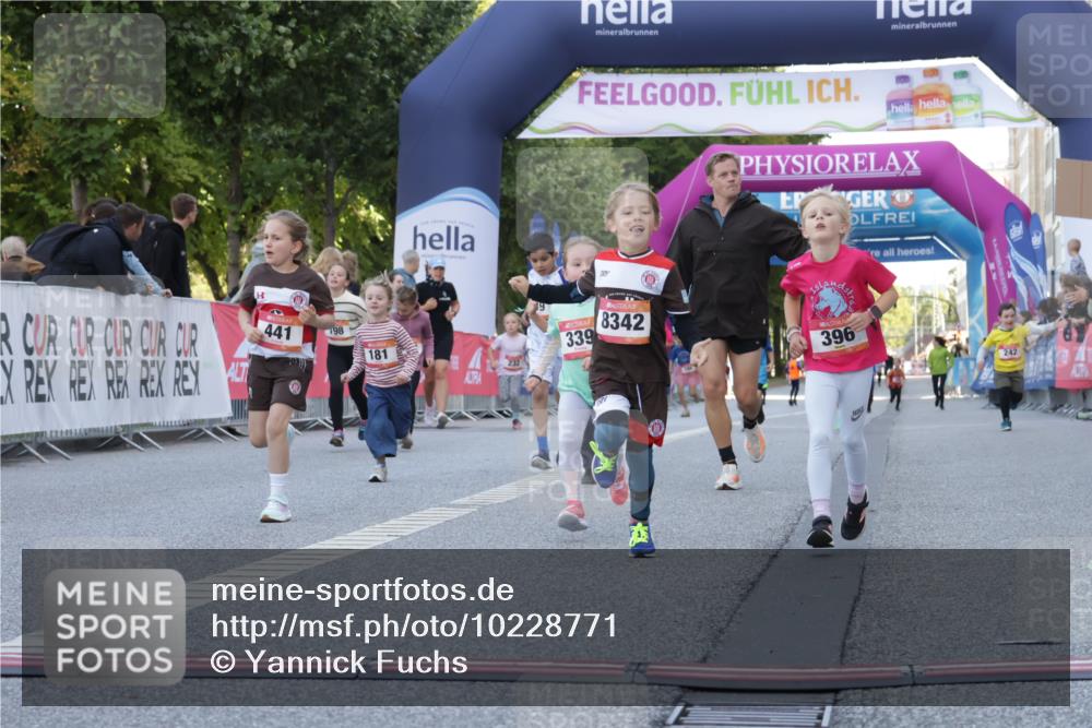 06.09.2026 - CURREX Alsterlauf Yannick Fuchs http://msf.ph/oto/10228771 06.09.2026 10:55:15 Ziel 163, 167, 194, 294, 339, 393, 396, 411, 421, 441, 8067, 8342 meine-sportfotos.de