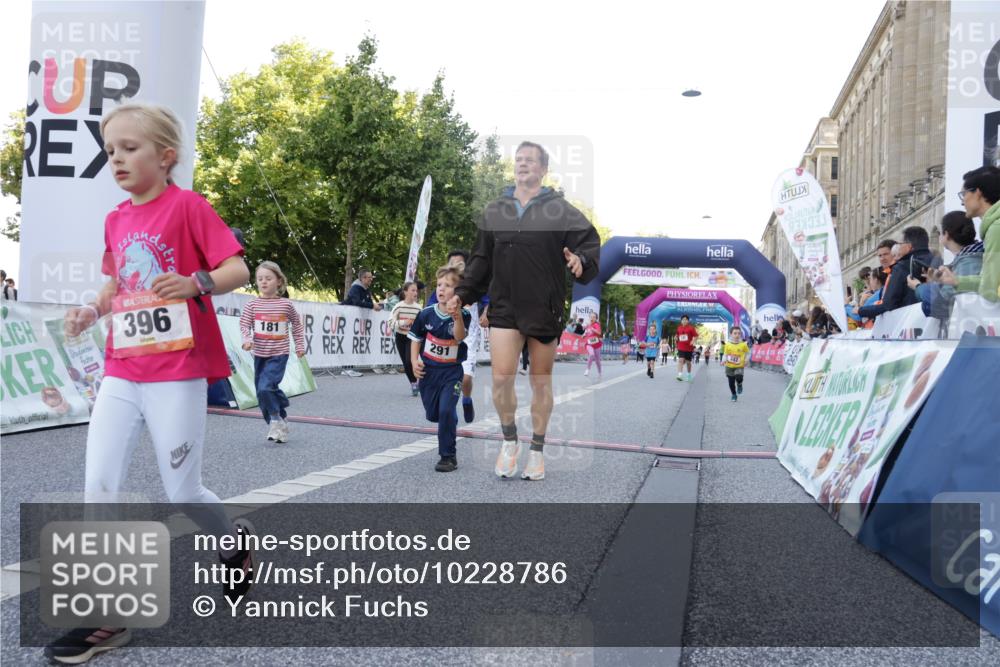 06.09.2026 - CURREX Alsterlauf Yannick Fuchs http://msf.ph/oto/10228786 06.09.2026 10:55:20 Ziel 156, 163, 181, 198, 199, 242, 291, 339, 368, 396, 411, 421, 439, 441, 8067, 8342 meine-sportfotos.de