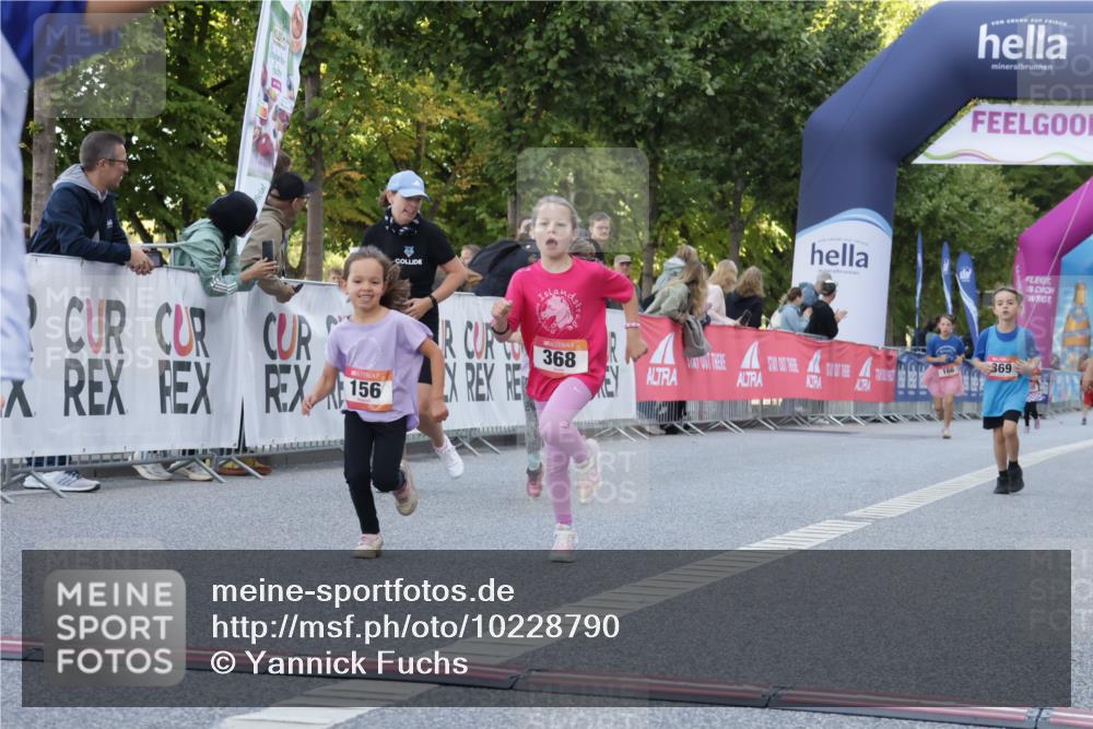 06.09.2026 - CURREX Alsterlauf Yannick Fuchs http://msf.ph/oto/10228790 06.09.2026 10:55:22 Ziel 156, 181, 198, 199, 232, 242, 291, 339, 368, 396, 439, 441, 8067, 8342 meine-sportfotos.de