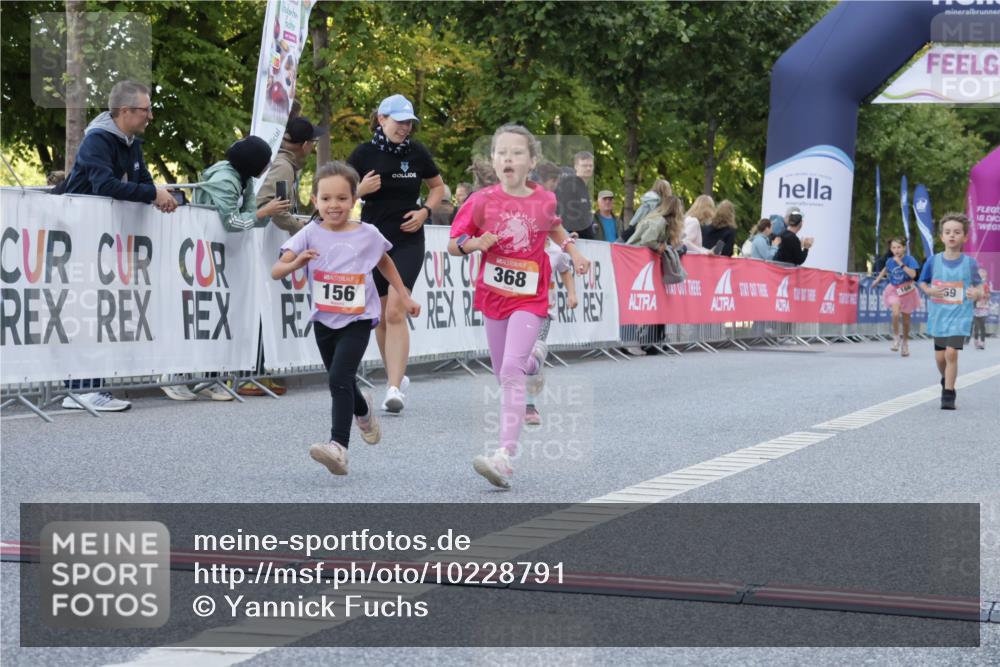 06.09.2026 - CURREX Alsterlauf Yannick Fuchs http://msf.ph/oto/10228791 06.09.2026 10:55:22 Ziel 156, 181, 198, 199, 232, 242, 291, 339, 368, 396, 439, 441, 8067, 8342 meine-sportfotos.de