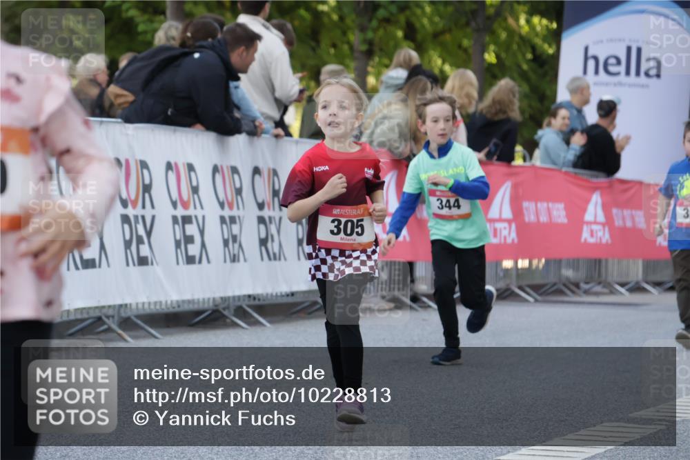 06.09.2026 - CURREX Alsterlauf Yannick Fuchs http://msf.ph/oto/10228813 06.09.2026 10:55:33 Ziel 166, 220, 232, 295, 305, 344, 369, 435 meine-sportfotos.de