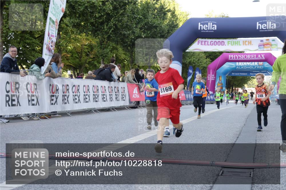 06.09.2026 - CURREX Alsterlauf Yannick Fuchs http://msf.ph/oto/10228818 06.09.2026 10:55:38 Ziel 166, 220, 237, 248, 295, 305, 335, 342, 344, 8169 meine-sportfotos.de