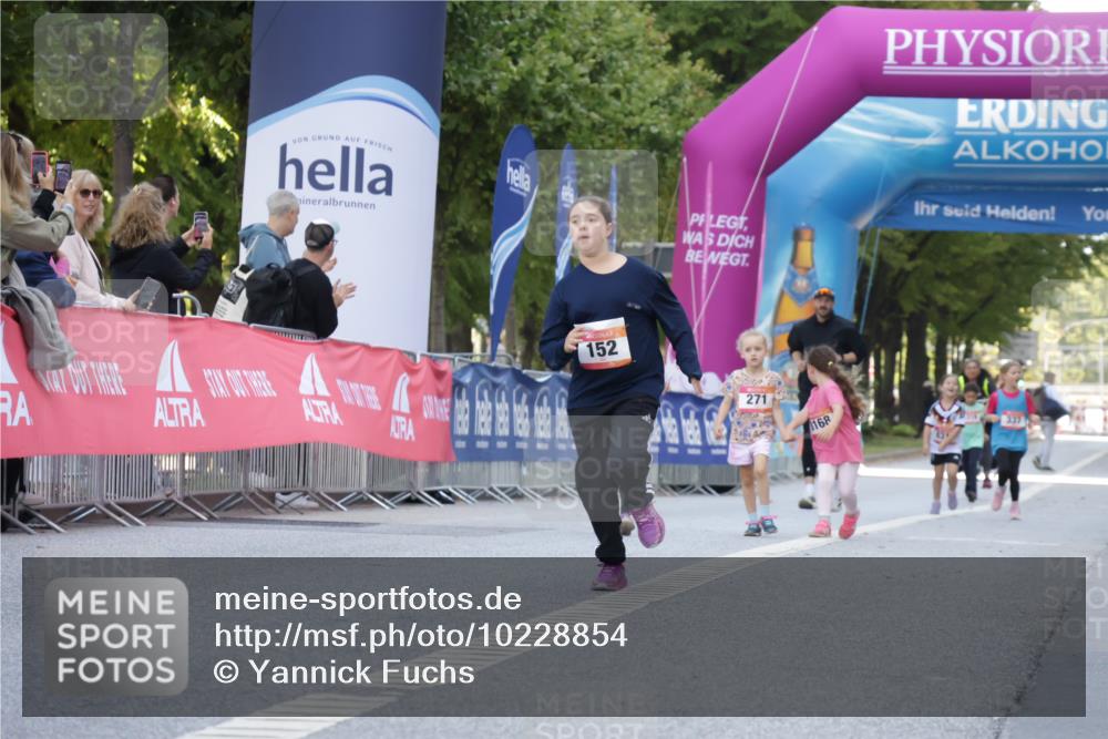 06.09.2026 - CURREX Alsterlauf Yannick Fuchs http://msf.ph/oto/10228854 06.09.2026 10:56:04 Ziel 331, 373, 375, 403 meine-sportfotos.de