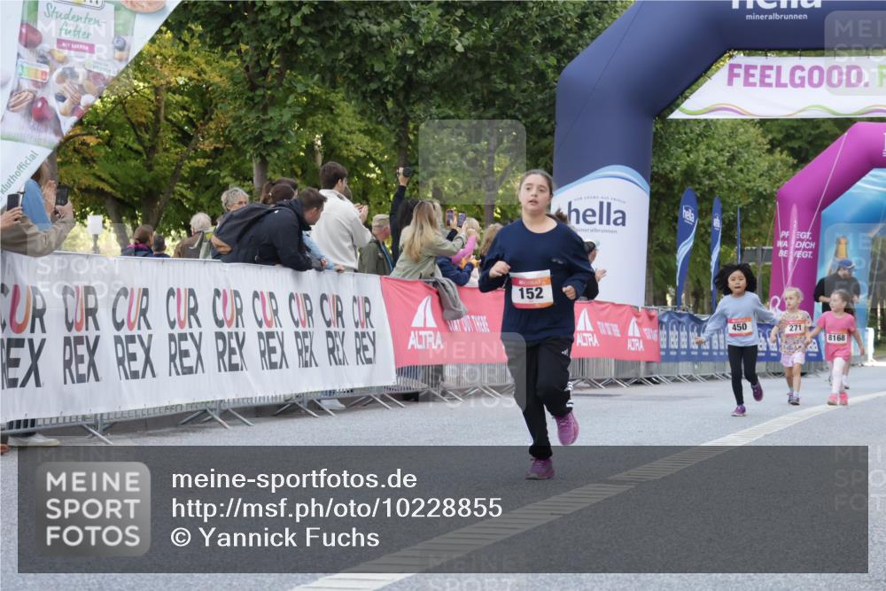 06.09.2026 - CURREX Alsterlauf Yannick Fuchs http://msf.ph/oto/10228855 06.09.2026 10:56:07 Ziel 152, 375 meine-sportfotos.de