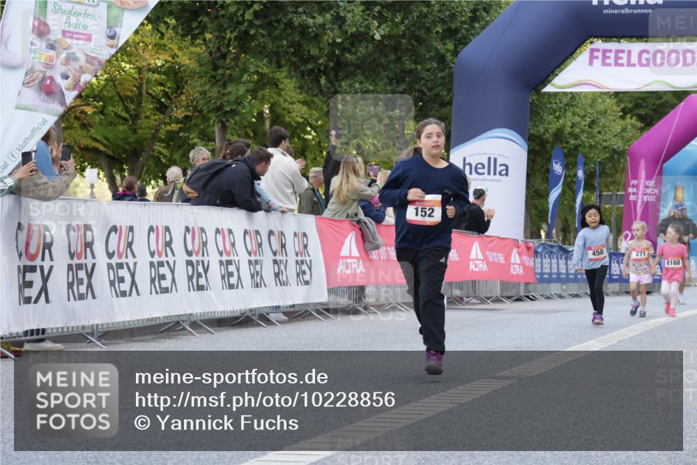 06.09.2026 - CURREX Alsterlauf Yannick Fuchs http://msf.ph/oto/10228856 06.09.2026 10:56:07 Ziel 152, 375 meine-sportfotos.de