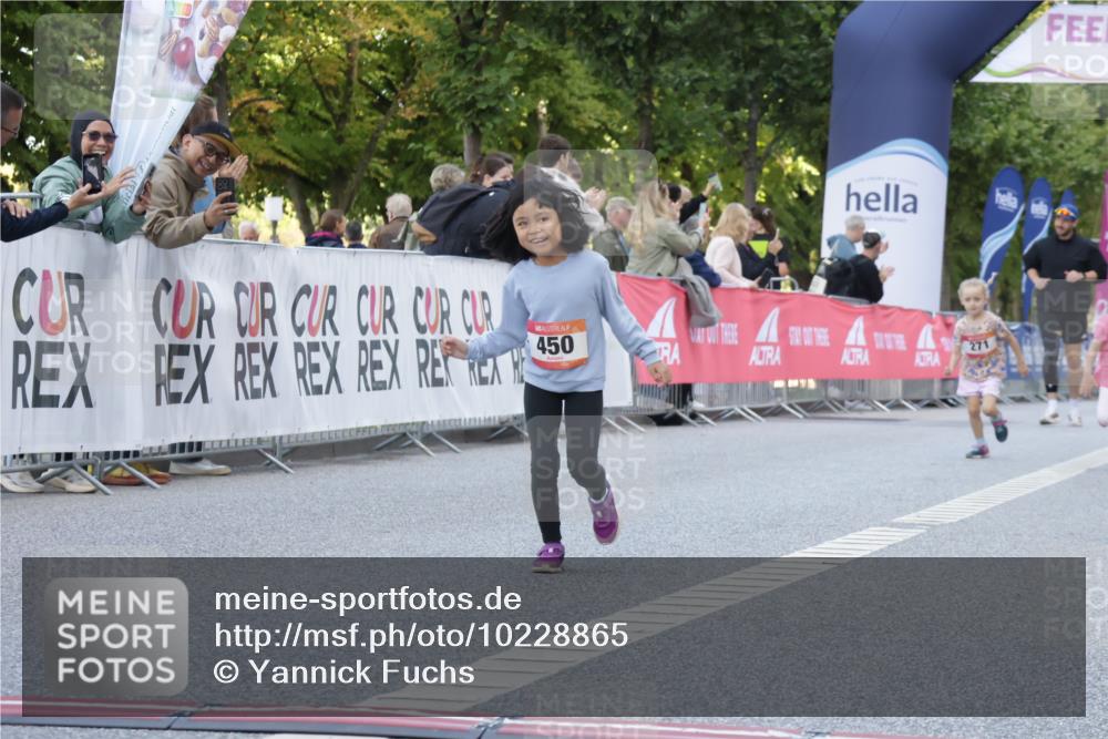 06.09.2026 - CURREX Alsterlauf Yannick Fuchs http://msf.ph/oto/10228865 06.09.2026 10:56:12 Ziel 152, 271, 450, 8168 meine-sportfotos.de