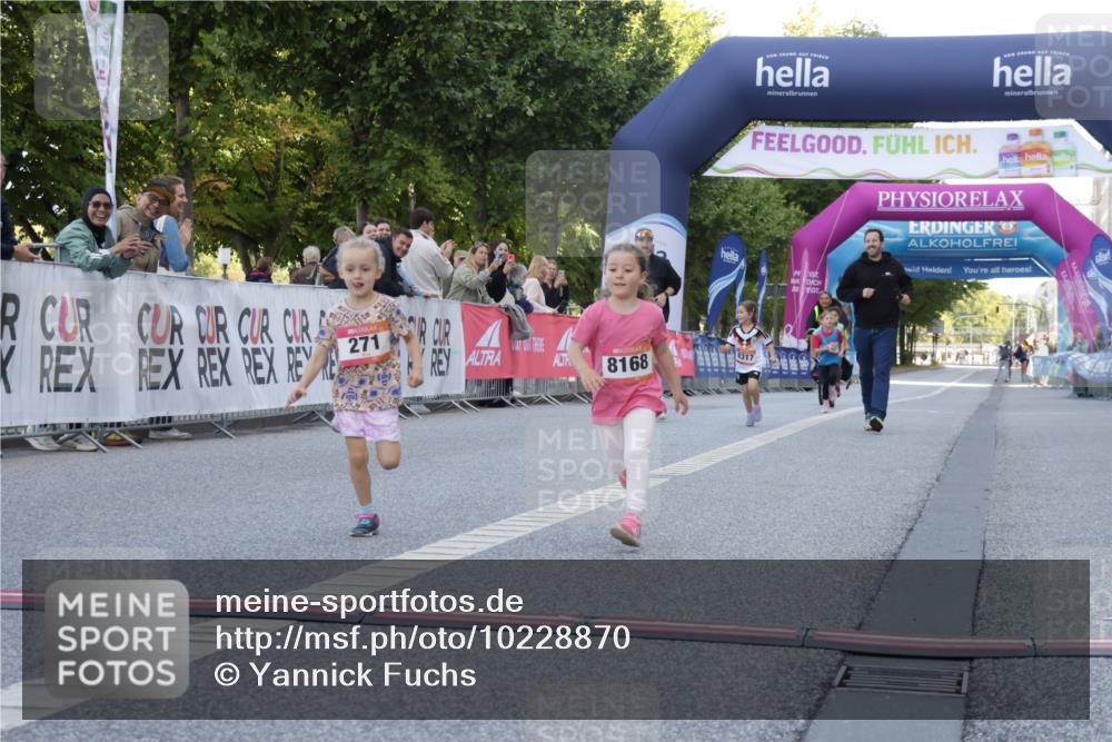 06.09.2026 - CURREX Alsterlauf Yannick Fuchs http://msf.ph/oto/10228870 06.09.2026 10:56:15 Ziel 152, 271, 450, 8168 meine-sportfotos.de