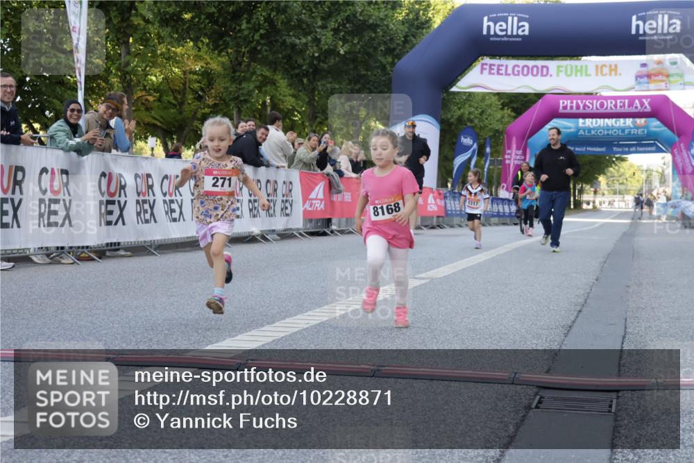 06.09.2026 - CURREX Alsterlauf Yannick Fuchs http://msf.ph/oto/10228871 06.09.2026 10:56:15 Ziel 152, 271, 450, 8168 meine-sportfotos.de