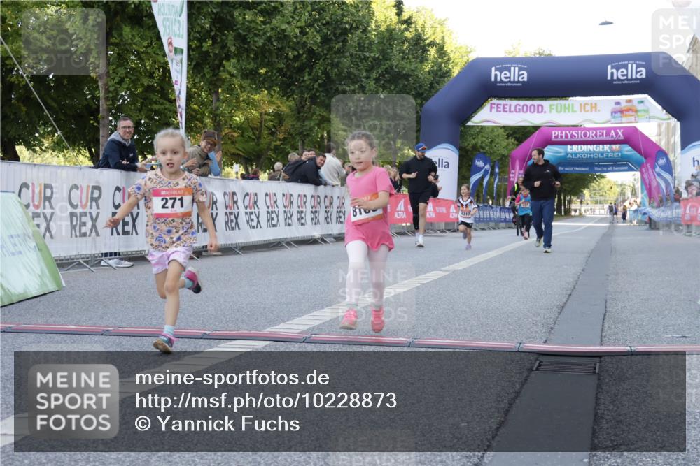 06.09.2026 - CURREX Alsterlauf Yannick Fuchs http://msf.ph/oto/10228873 06.09.2026 10:56:16 Ziel 152, 271, 450, 8168 meine-sportfotos.de