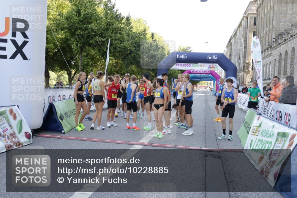 06.09.2026 - CURREX Alsterlauf Yannick Fuchs http://msf.ph/oto/10228885 06.09.2026 10:59:41 Ziel  meine-sportfotos.de