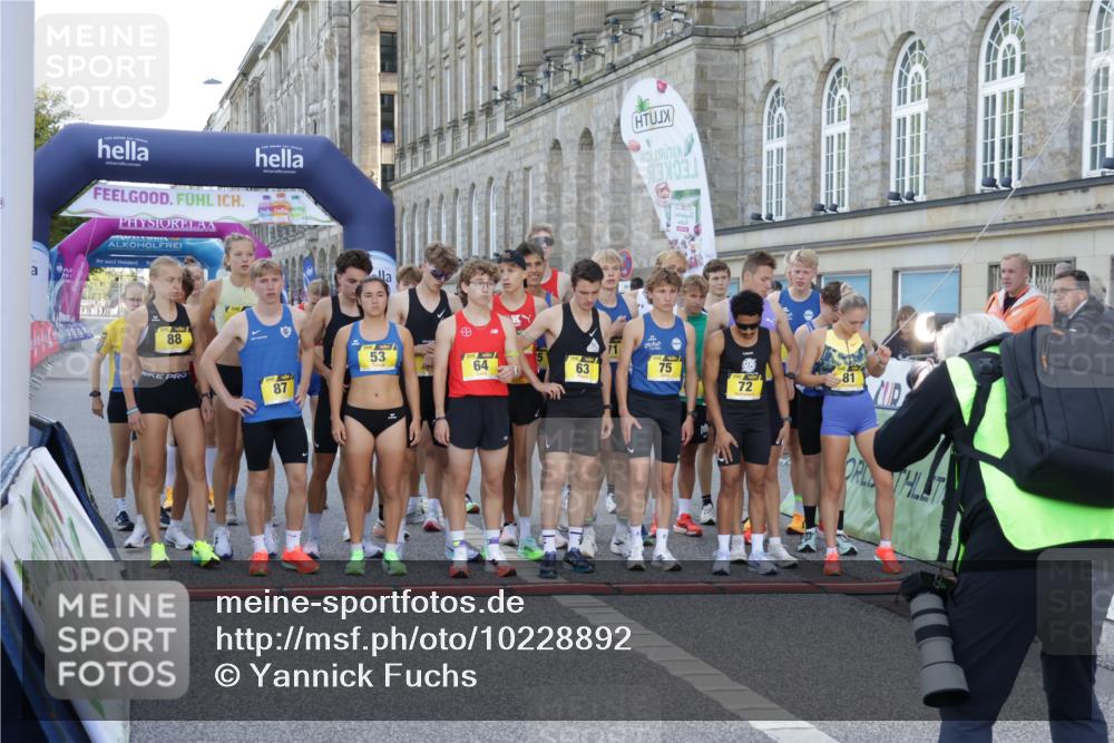 06.09.2026 - CURREX Alsterlauf Yannick Fuchs http://msf.ph/oto/10228892 06.09.2026 11:00:14 Ziel  meine-sportfotos.de