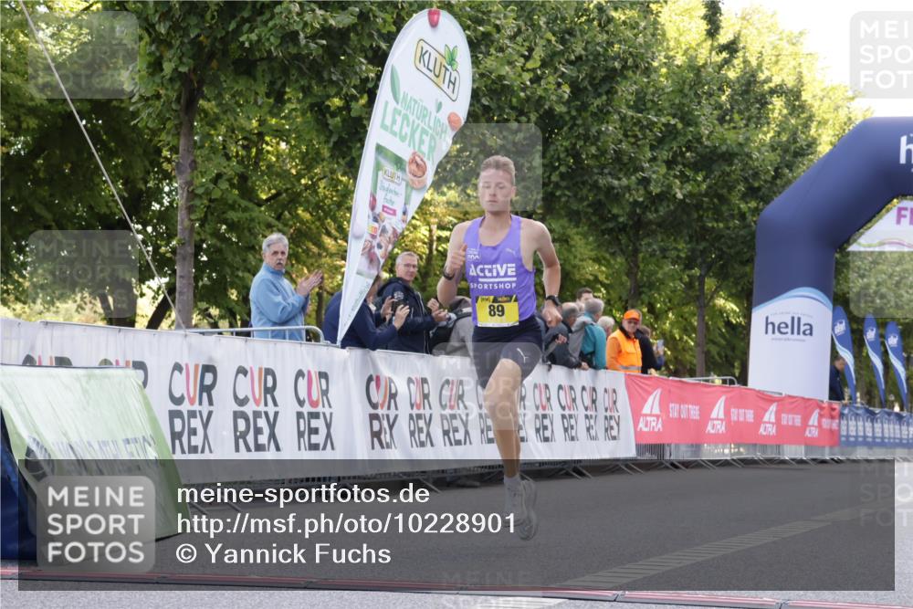 06.09.2026 - CURREX Alsterlauf Yannick Fuchs http://msf.ph/oto/10228901 06.09.2026 11:03:45 Ziel 89 meine-sportfotos.de