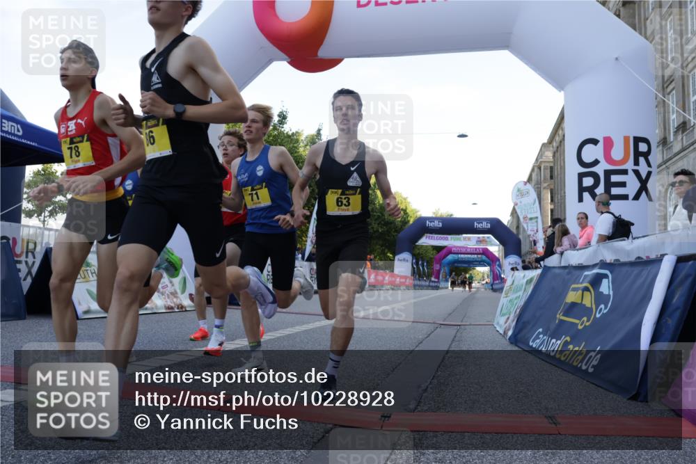 06.09.2026 - CURREX Alsterlauf Yannick Fuchs http://msf.ph/oto/10228928 06.09.2026 11:03:59 Ziel 63, 64, 71, 75, 78, 86, 87 meine-sportfotos.de