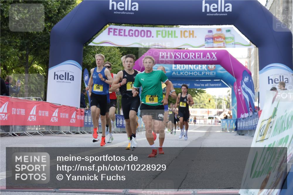 06.09.2026 - CURREX Alsterlauf Yannick Fuchs http://msf.ph/oto/10228929 06.09.2026 11:04:06 Ziel 55, 56, 63, 64, 66, 68, 71, 75, 76, 78, 81, 86, 87, 90 meine-sportfotos.de