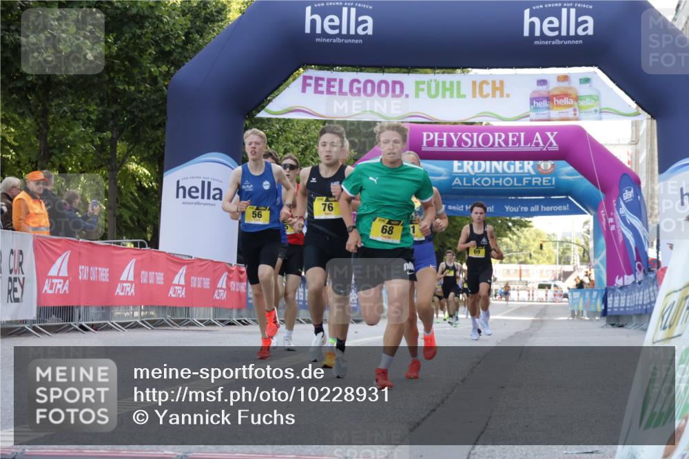 06.09.2026 - CURREX Alsterlauf Yannick Fuchs http://msf.ph/oto/10228931 06.09.2026 11:04:06 Ziel 55, 56, 63, 64, 66, 68, 71, 75, 76, 78, 81, 86, 87, 90 meine-sportfotos.de