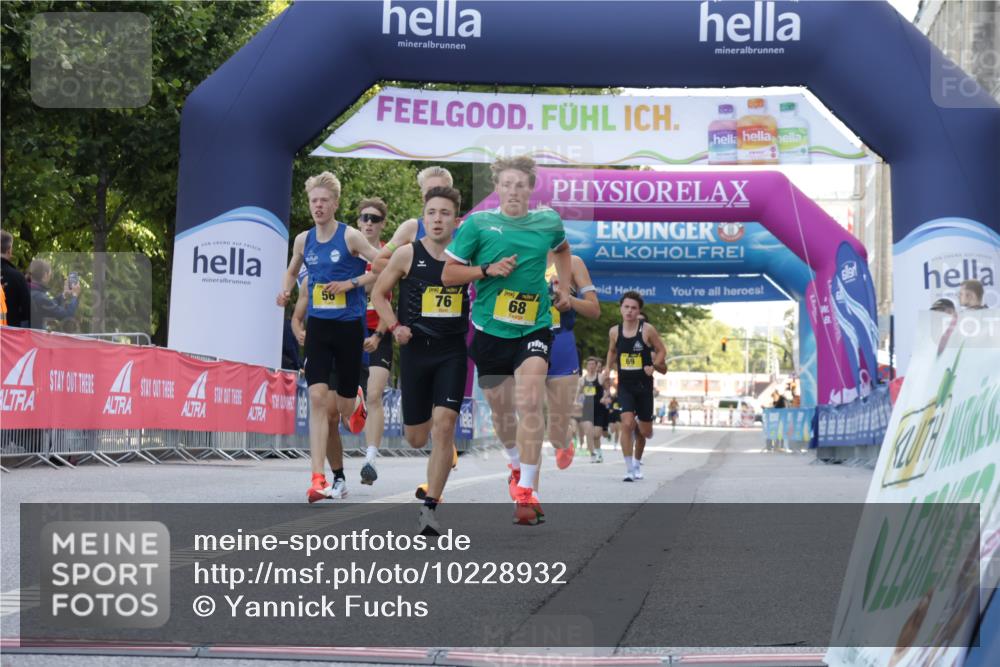 06.09.2026 - CURREX Alsterlauf Yannick Fuchs http://msf.ph/oto/10228932 06.09.2026 11:04:06 Ziel 55, 56, 63, 64, 66, 68, 71, 75, 76, 78, 81, 86, 87, 90 meine-sportfotos.de