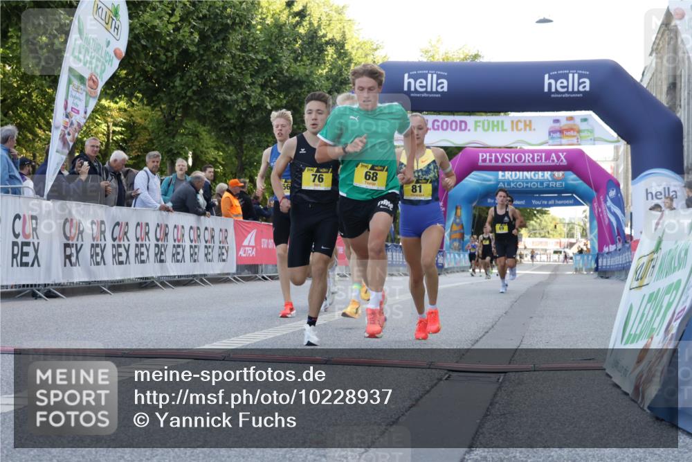 06.09.2026 - CURREX Alsterlauf Yannick Fuchs http://msf.ph/oto/10228937 06.09.2026 11:04:08 Ziel 55, 56, 66, 68, 69, 72, 76, 81, 90 meine-sportfotos.de