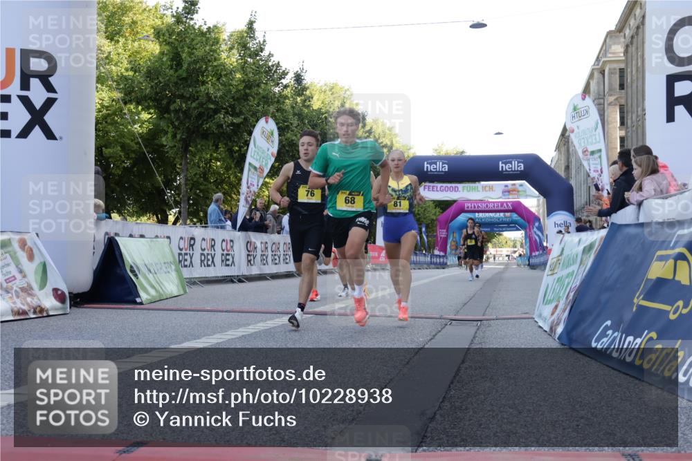 06.09.2026 - CURREX Alsterlauf Yannick Fuchs http://msf.ph/oto/10228938 06.09.2026 11:04:08 Ziel 55, 56, 66, 68, 69, 72, 76, 81, 90 meine-sportfotos.de