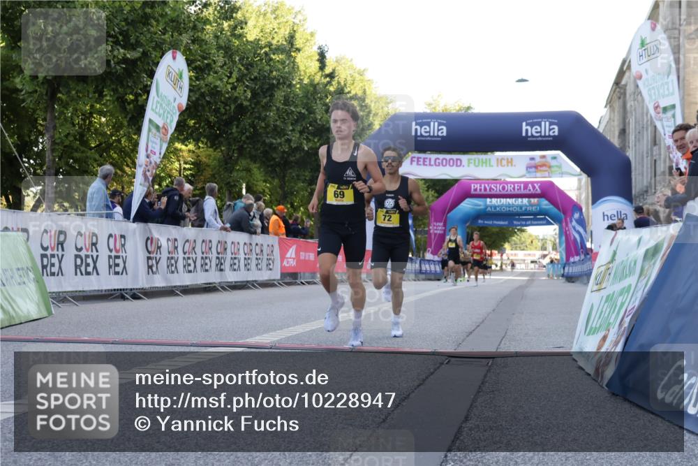 06.09.2026 - CURREX Alsterlauf Yannick Fuchs http://msf.ph/oto/10228947 06.09.2026 11:04:11 Ziel 55, 56, 66, 68, 69, 72, 76, 81, 90 meine-sportfotos.de