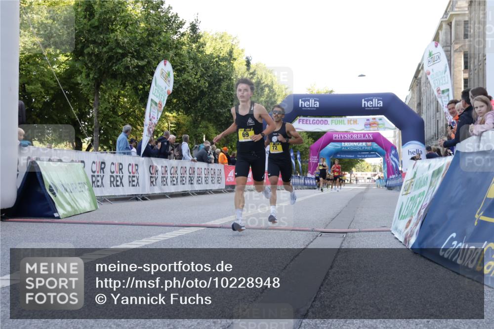 06.09.2026 - CURREX Alsterlauf Yannick Fuchs http://msf.ph/oto/10228948 06.09.2026 11:04:11 Ziel 55, 56, 66, 68, 69, 72, 76, 81, 90 meine-sportfotos.de