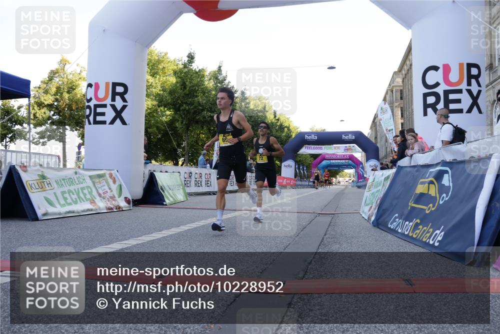 06.09.2026 - CURREX Alsterlauf Yannick Fuchs http://msf.ph/oto/10228952 06.09.2026 11:04:12 Ziel 55, 56, 66, 68, 69, 72, 76, 81, 90 meine-sportfotos.de