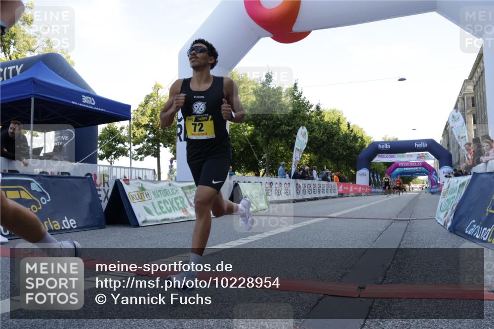 06.09.2026 - CURREX Alsterlauf Yannick Fuchs http://msf.ph/oto/10228954 06.09.2026 11:04:13 Ziel 55, 56, 66, 68, 69, 72, 76, 81, 90 meine-sportfotos.de