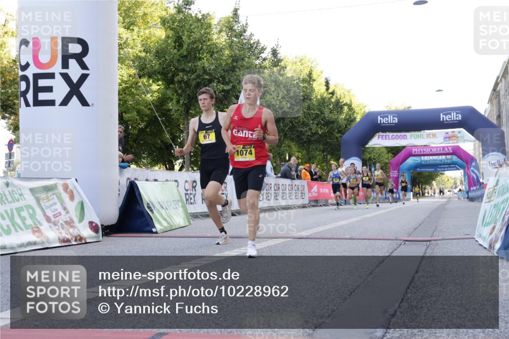 06.09.2026 - CURREX Alsterlauf Yannick Fuchs http://msf.ph/oto/10228962 06.09.2026 11:04:18 Ziel 51, 53, 59, 67, 69, 72, 77, 83, 85, 88, 1074 meine-sportfotos.de