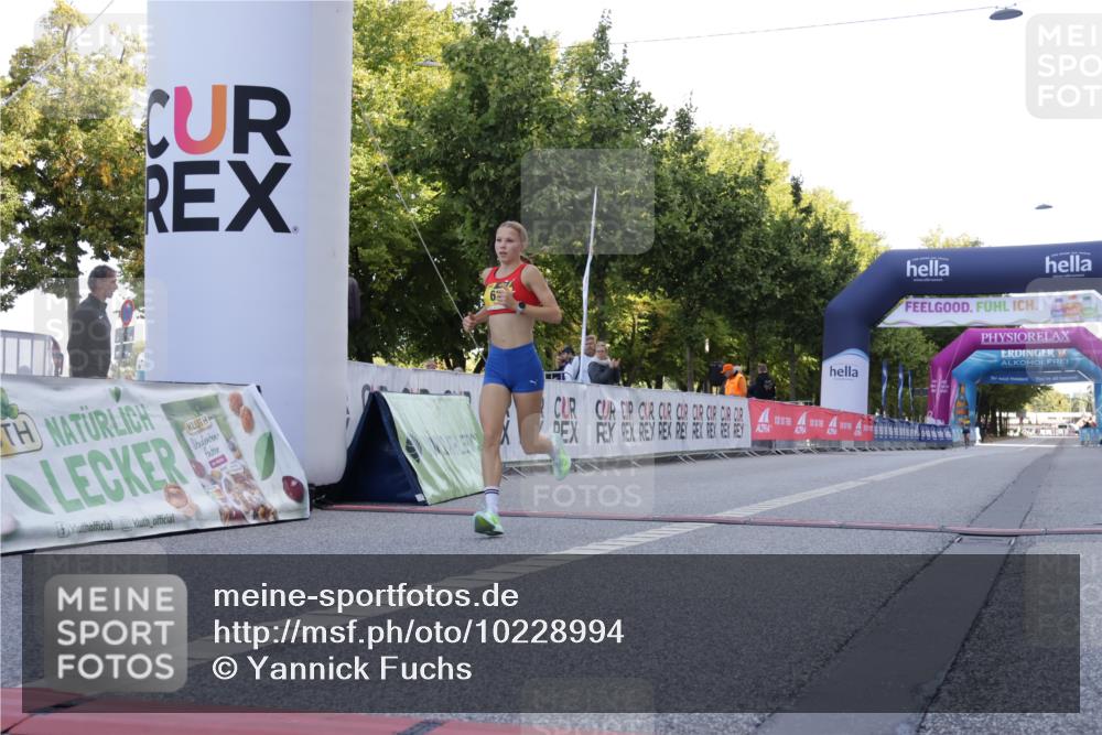 06.09.2026 - CURREX Alsterlauf Yannick Fuchs http://msf.ph/oto/10228994 06.09.2026 11:04:45 Ziel 62 meine-sportfotos.de