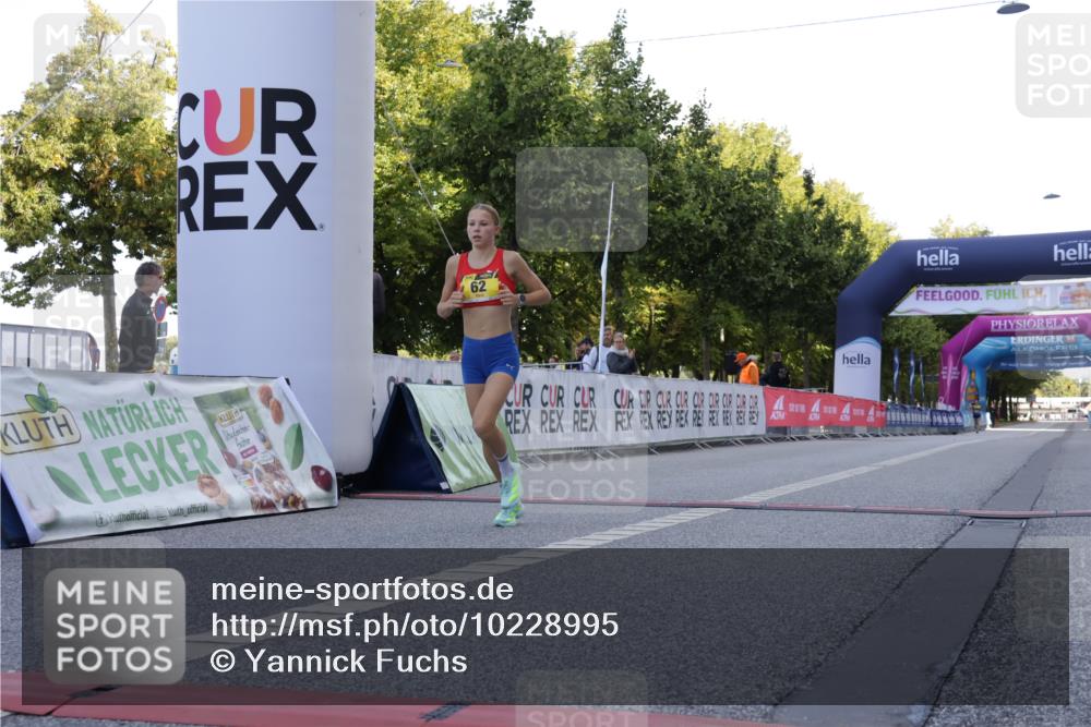 06.09.2026 - CURREX Alsterlauf Yannick Fuchs http://msf.ph/oto/10228995 06.09.2026 11:04:45 Ziel 62 meine-sportfotos.de