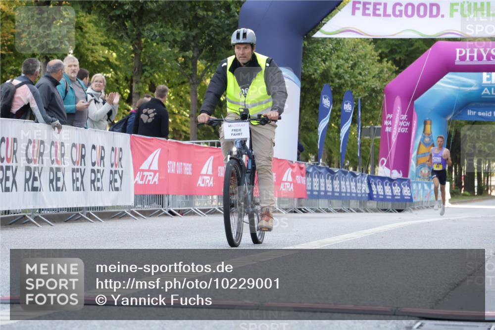 06.09.2026 - CURREX Alsterlauf Yannick Fuchs http://msf.ph/oto/10229001 06.09.2026 11:06:32 Ziel  meine-sportfotos.de