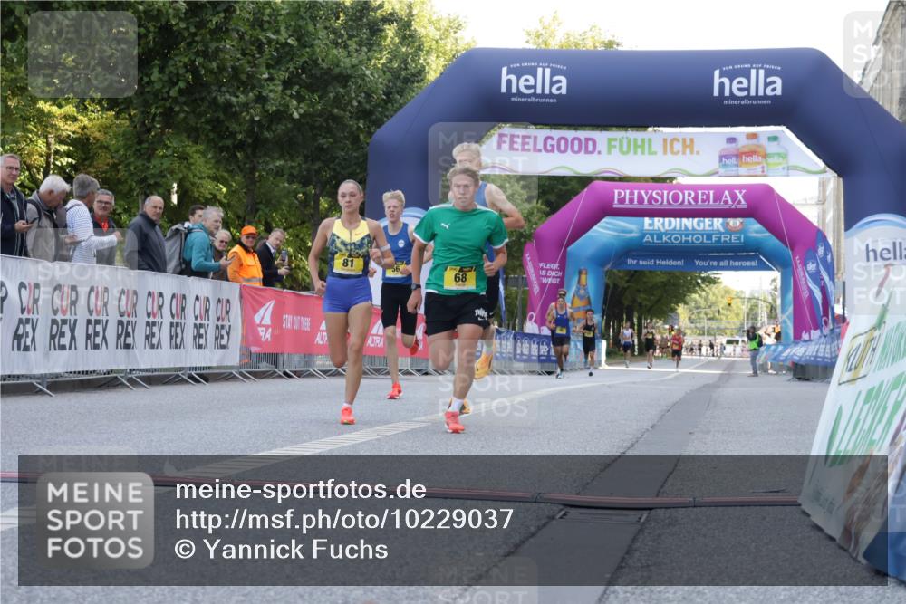 06.09.2026 - CURREX Alsterlauf Yannick Fuchs http://msf.ph/oto/10229037 06.09.2026 11:07:22 Ziel 56, 66, 68, 76, 81 meine-sportfotos.de