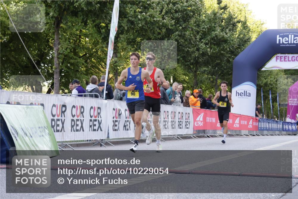 06.09.2026 - CURREX Alsterlauf Yannick Fuchs http://msf.ph/oto/10229054 06.09.2026 11:07:30 Ziel 55, 56, 66, 68, 69, 81, 90 meine-sportfotos.de