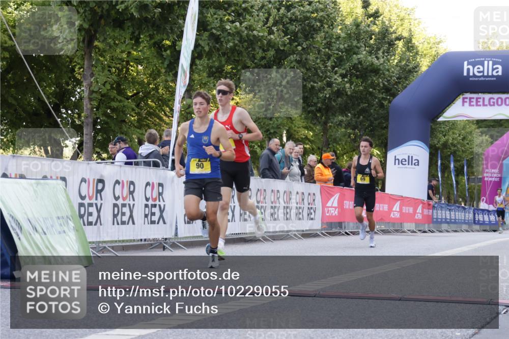 06.09.2026 - CURREX Alsterlauf Yannick Fuchs http://msf.ph/oto/10229055 06.09.2026 11:07:31 Ziel 55, 56, 66, 68, 69, 81, 90 meine-sportfotos.de