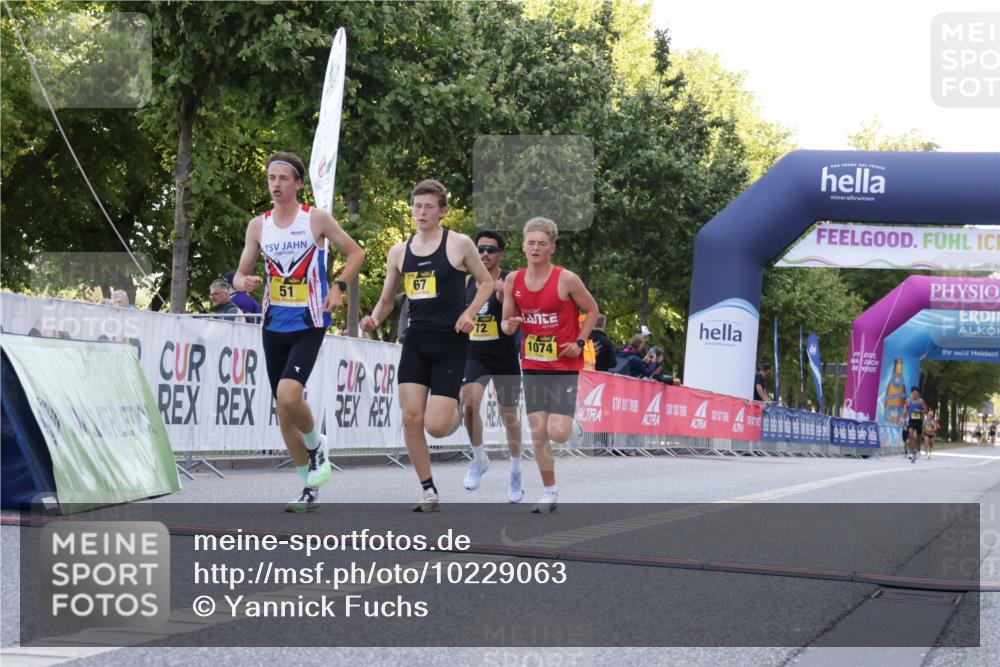 06.09.2026 - CURREX Alsterlauf Yannick Fuchs http://msf.ph/oto/10229063 06.09.2026 11:07:40 Ziel 51, 55, 67, 69, 72, 90, 1074 meine-sportfotos.de