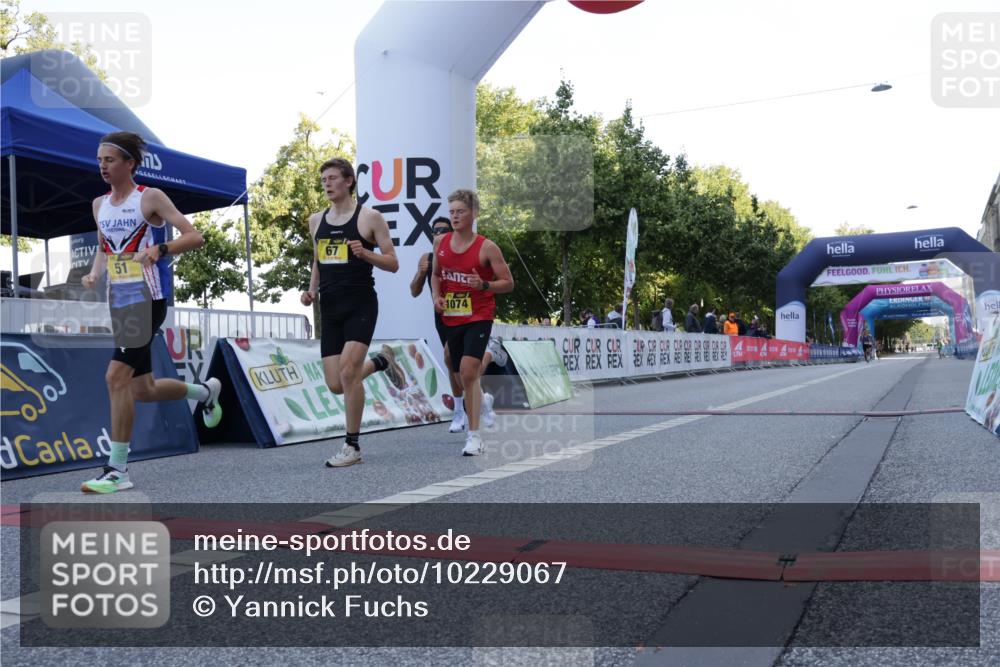 06.09.2026 - CURREX Alsterlauf Yannick Fuchs http://msf.ph/oto/10229067 06.09.2026 11:07:42 Ziel 51, 67, 72, 1074 meine-sportfotos.de