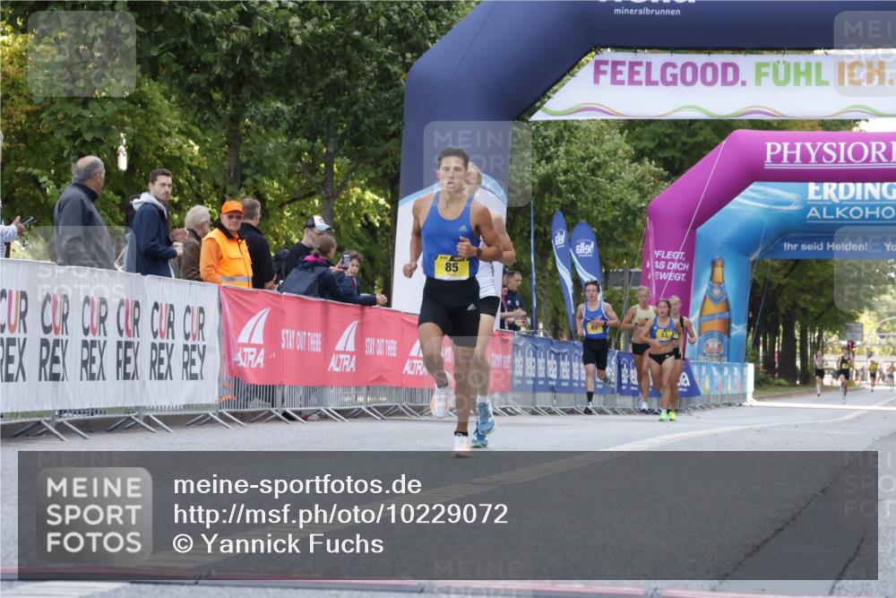 06.09.2026 - CURREX Alsterlauf Yannick Fuchs http://msf.ph/oto/10229072 06.09.2026 11:07:48 Ziel 51, 67, 72, 77, 85, 1074 meine-sportfotos.de
