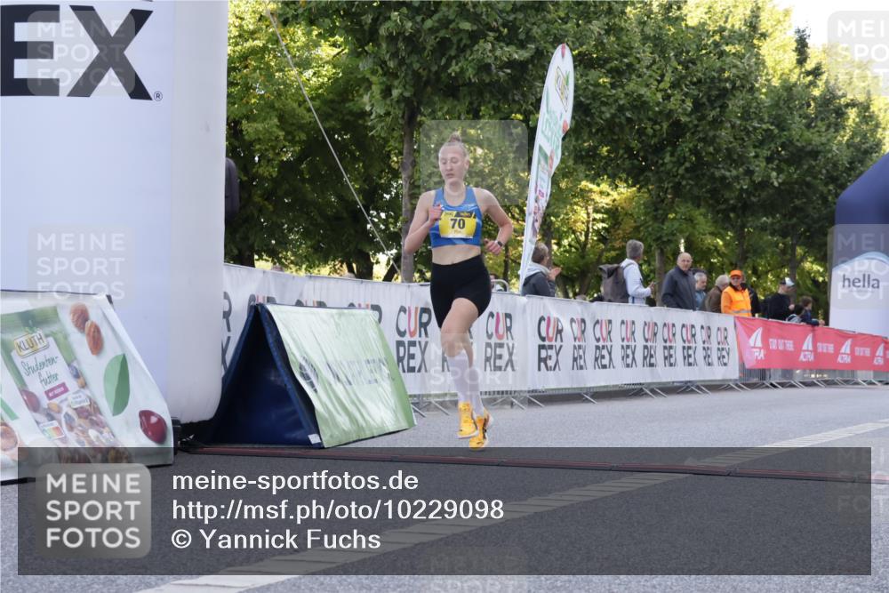 06.09.2026 - CURREX Alsterlauf Yannick Fuchs http://msf.ph/oto/10229098 06.09.2026 11:08:20 Ziel 70, 80 meine-sportfotos.de