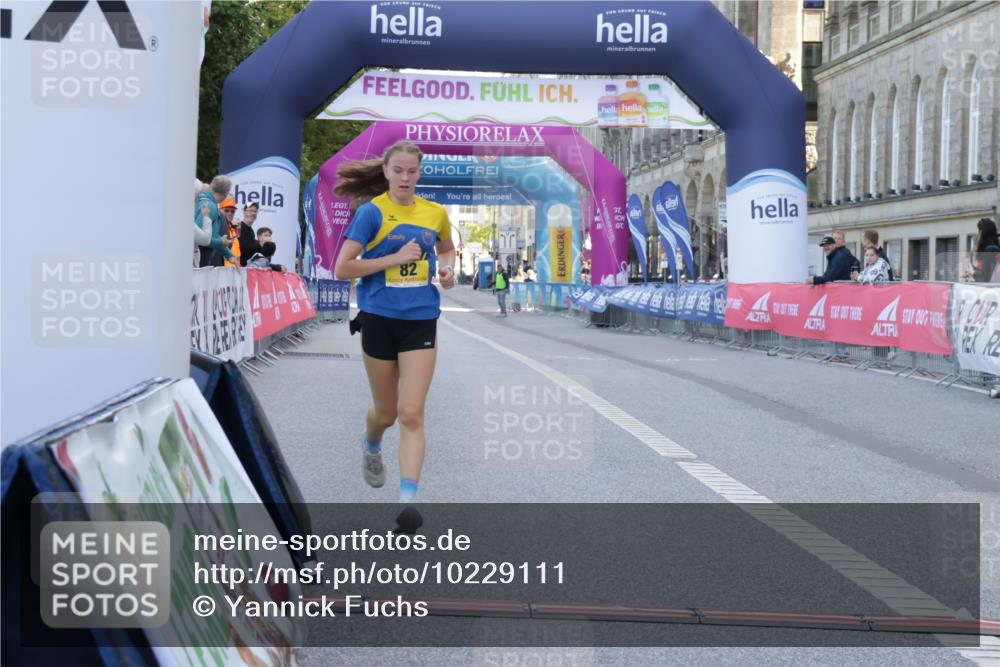 06.09.2026 - CURREX Alsterlauf Yannick Fuchs http://msf.ph/oto/10229111 06.09.2026 11:09:40 Ziel 82, 89 meine-sportfotos.de