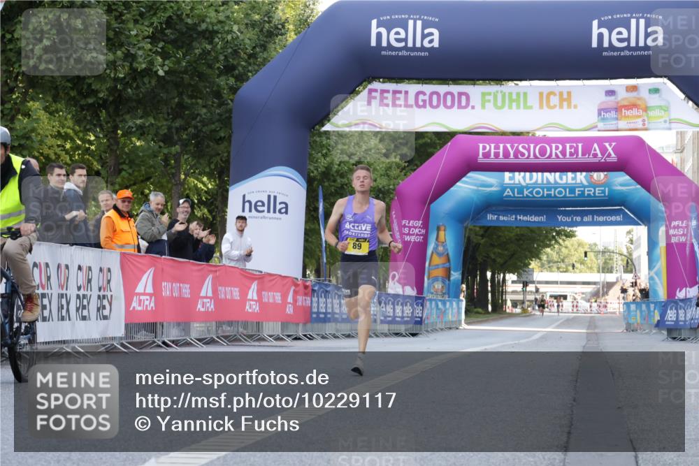 06.09.2026 - CURREX Alsterlauf Yannick Fuchs http://msf.ph/oto/10229117 06.09.2026 11:15:26 Ziel 83, 88, 89 meine-sportfotos.de