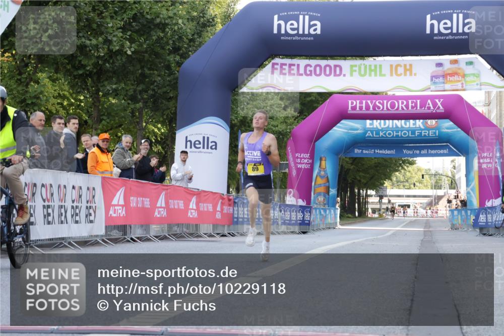 06.09.2026 - CURREX Alsterlauf Yannick Fuchs http://msf.ph/oto/10229118 06.09.2026 11:15:27 Ziel 83, 88, 89 meine-sportfotos.de
