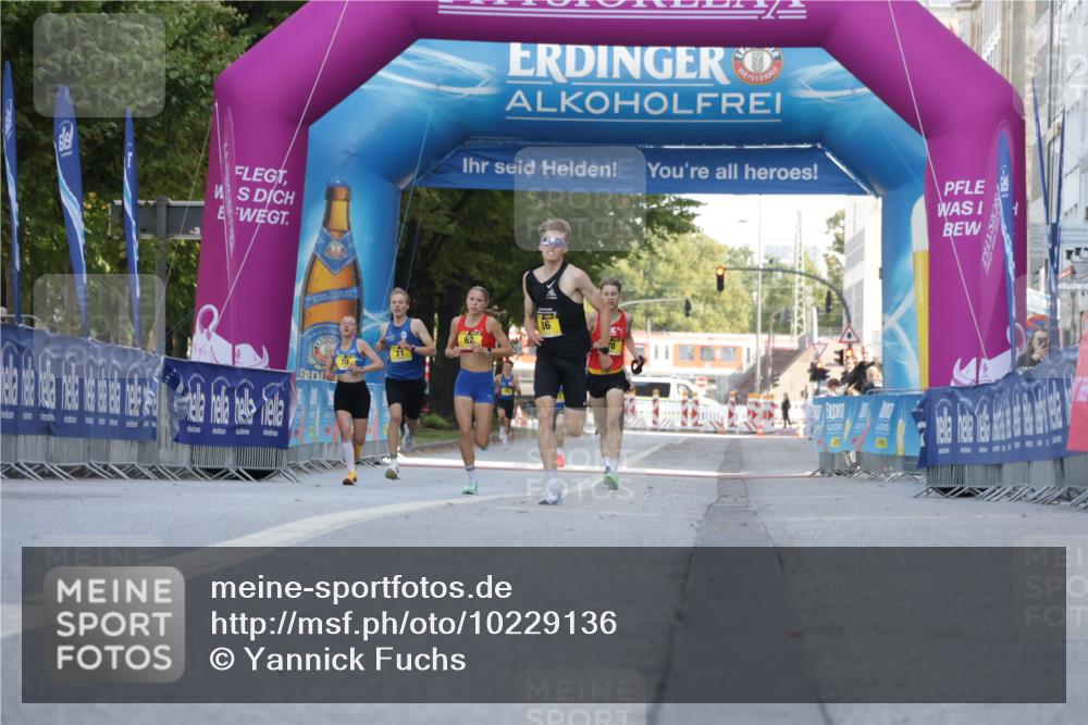 06.09.2026 - CURREX Alsterlauf Yannick Fuchs http://msf.ph/oto/10229136 06.09.2026 11:16:08 Ziel 80, 86 meine-sportfotos.de