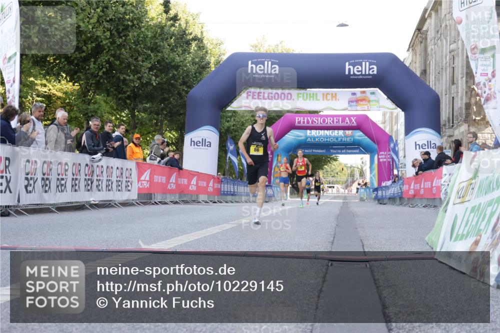 06.09.2026 - CURREX Alsterlauf Yannick Fuchs http://msf.ph/oto/10229145 06.09.2026 11:16:12 Ziel 78, 80, 86 meine-sportfotos.de