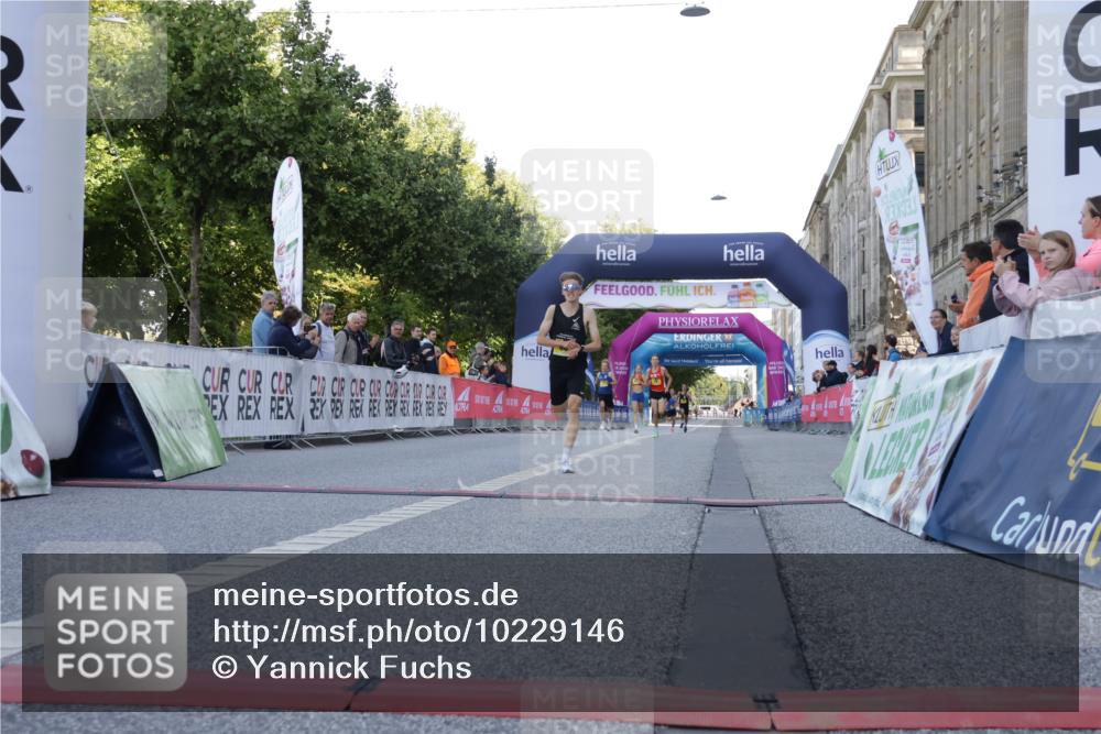 06.09.2026 - CURREX Alsterlauf Yannick Fuchs http://msf.ph/oto/10229146 06.09.2026 11:16:12 Ziel 78, 80, 86 meine-sportfotos.de