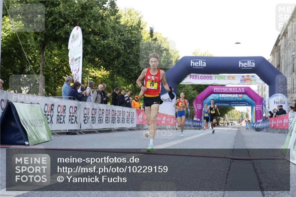 06.09.2026 - CURREX Alsterlauf Yannick Fuchs http://msf.ph/oto/10229159 06.09.2026 11:16:16 Ziel 62, 63, 71, 78, 80, 86, 87 meine-sportfotos.de