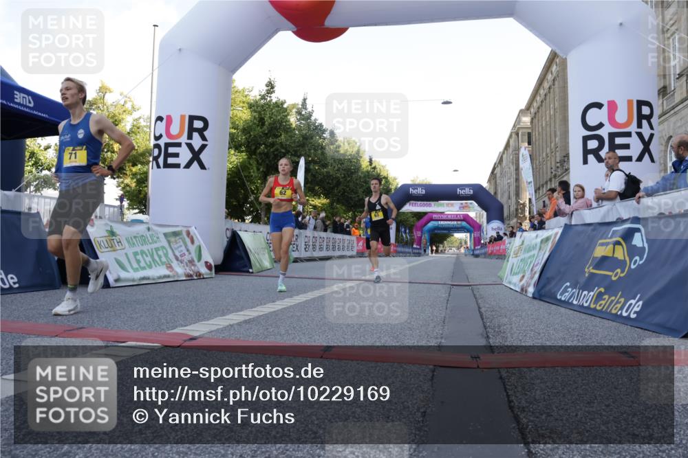 06.09.2026 - CURREX Alsterlauf Yannick Fuchs http://msf.ph/oto/10229169 06.09.2026 11:16:19 Ziel 62, 63, 70, 71, 78, 86, 87 meine-sportfotos.de