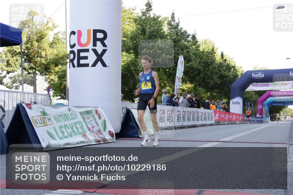 06.09.2026 - CURREX Alsterlauf Yannick Fuchs http://msf.ph/oto/10229186 06.09.2026 11:16:31 Ziel 75 meine-sportfotos.de